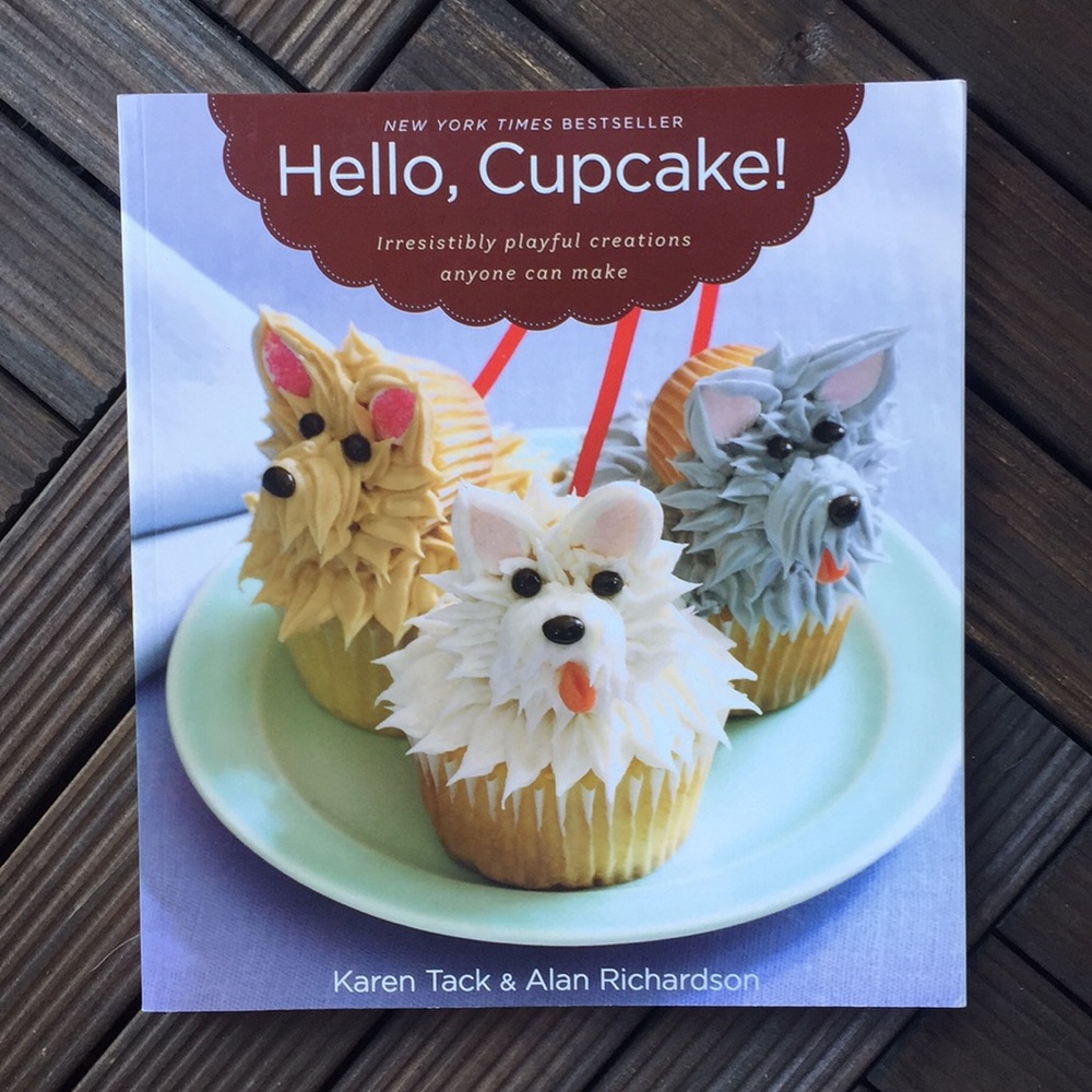 🌻5/$25🌻 Hello Cupcake! Cookbook
